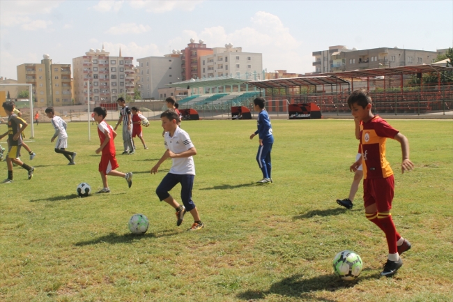 Silopi'de açılan futbol okulunda "geleceğin yıldızları" yetiştiriliyor